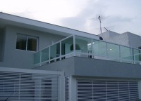 /album/fotos7/guarda-corpo-de-vidro-2-jpg/